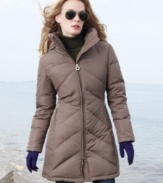 The master of minimalism has done it again: a streamlined puffer coat exudes urban polish and sophisticated style.