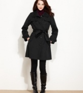Faux patent-leather trim adds a fashionable edge to this timeless Jones New York trench coat!