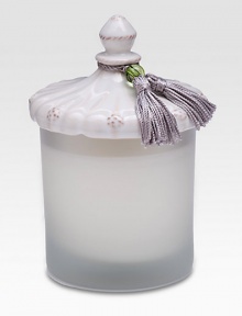 Golden amber, green fig and sandalwood are entwined with bergamot, sage and black walnut accord in a frosted glass jar. Ceramic stoneware lidWax candle15-hour burn time7.5 oz.5 highImported Golden amber, green fig and sandalwood are entwined with bergamot, sage and black walnut accord in a frosted glass jar. Ceramic stoneware lidWax candle15-hour burn time7.5 oz.5 highImported