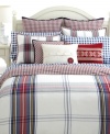 Engineered plaid prints coupled with classic tartan binding to create a design that truly makes the grade. The Tartan duvet cover set from Tommy Hilfiger presents these collegiate prints across a rich cotton ivory ground.