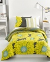 Fresh, fun & fabulous. Make a statement with this Daisy comforter set from Jenni, featuring bright, blooming flowers that give your space a brilliant new look.