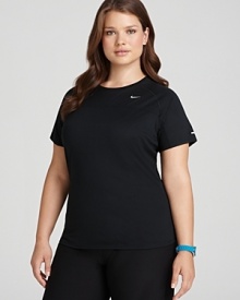 Worn alone for circuit training or layered for a long outdoor run, this Nike top features Dri-FIT moisture-wicking technology to keep your workouts looking as good as they feel.