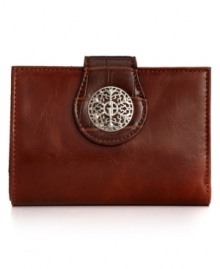 Stash your essentials in practical yet posh style with this exquisite Indexer from Giani Berninil. Soft, glozed leather and signature detailing add instant appeal, while plenty of pockets and compartments offer superb organization within. Stash your essentials in practical yet posh style with this exquisite Indexer from Giani Berninil. Soft, glozed leather and signature detailing add instant appeal, while plenty of pockets and compartments offer superb organization within.