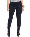 Add something chic to your everyday outfitting with these super comfy leggings from HUE  They're ultra-soft and versatile in a dark midnight rinse, while the faux pockets and zipper detail offer extra appeal.