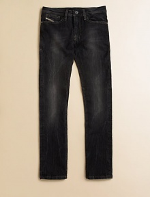 Black-washed denim with slight wear and whiskers.Front buttonWaistband with belt loopsZip fly5-pocket style80% cotton/20% metalMachine washImported Black-washed denim with slight wear and whiskers.Front buttonWaistband with belt loopsZip fly5-pocket style80% cotton/20% metalMachine washImported