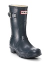 Short rubber rain boots with a legendary Hunter fit and comfort.