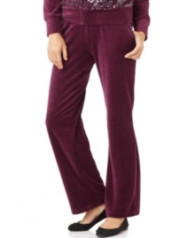 Total comfort has never looked so luxe! Lounge in style with these cozy pants from On Que, made from so-soft velour.