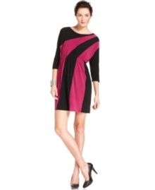 A sweeping colorblock makes this waist-cinched Sunny Leigh dress a bright addition to your wardrobe. (Clearance)