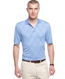 Look great on the green (and keep your cool, too!) in this sharp performance polo from Izod Golf. Look great on the green (and keep your cool, too!) in this sharp performance polo from Izod Golf.