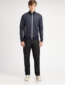 Lightweight casual-wear essential with incredible style finished in superior jersey cotton.Zip frontFront zip pockets55% polyester/ 45% nylonMachine washImported