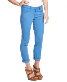 Add warm-weather style to your stock of denim with these cropped skinny jeans from Jessica Simpson! Add warm-weather style to your stock of denim with these cropped skinny jeans from Jessica Simpson!