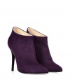 Versatile and chic, these colorful suede booties from Giuseppe Zanotti will elevate both your daytime and nighttime ensembles - Pointed toe, side zip closure, stiletto heel - Pair with a figure-hugging cocktail frock, cropped trousers, or a pencil skirt