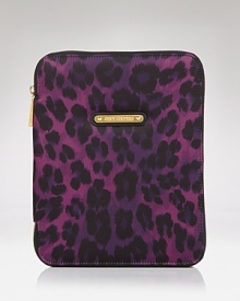 Let your iPad live in luxury with this spot splashed sleeve from Juicy Couture. It's both feminine and fiercely practical, too. Let your iPad live in luxury with this spot splashed sleeve from Juicy Couture. It's both feminine and fiercely practical, too.