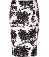 With its surreal shadow print and contemporary modern feel, Sunos canvas pencil skirt is a decidedly dreamy choice for chic business looks - Metal back zip, front patch pockets, kick pleat - Form-fitting, high-waisted - Pair with contrast printed tops and chic statement heels