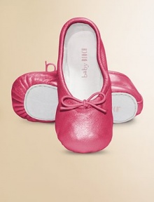 Sweet ballerina flats in pearlized leather with a subtle luster and elastic ties for a perfect fit.Leather upperAdjustable elastic tieCotton liningLeather soleImported Sweet ballerina flats in pearlized leather with a subtle luster and elastic ties for a perfect fit.Leather upperAdjustable elastic tieCotton liningLeather soleImported