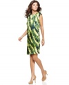 A bright painterly print enlivens this chic shift dress from Jones New York. Wear it to the office or on the weekend!