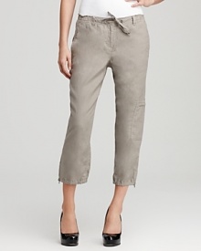 A clean silhouette and updated classic cargo details elevate these Eileen Fisher cropped linen pants. Pair with a billowy blouse and flats for effortlessly chic office attire.