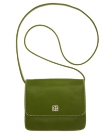 A cute and compact way to stay organized this Fall. Meet the latest addition to Giani Bernini's family of fashionable and functional bags. A cute and compact way to stay organized this Fall. Meet the latest addition to Giani Bernini's family of fashionable and functional bags.