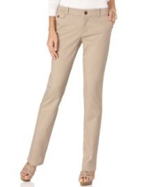 Classic petite khakis get a comfy update with extra Hello Smooth fabric, for a polished style that you'll love wearing! (Clearance)