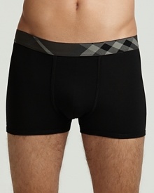 Trunks with gusset support pouch. Elasticized beat check waistband, comfort fitting. Trunks with gusset support pouch. Elasticized beat check waistband, comfort fitting.