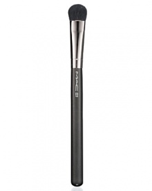 An extra large paddle-shaped brush with fluffed, rounded tip. Of soft natural fibre, this brush is versatile in function and can be used on either the face or eye. Use for applying, blending or highlighting any powder-based products. An extra large paddle-shaped brush with fluffed, rounded tip. Of soft natural fibre, this brush is versatile in function and can be used on either the face or eye. Use for applying, blending or highlighting any powder-based products.