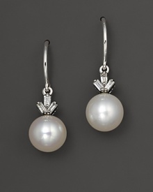 Diamonds add drama to glimmering pearls.