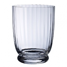 Shapely glass forms bring contemporary refreshment to casual country tables. Shapely glass forms bring contemporary refreshment to casual country tables.