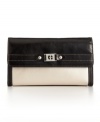 A two-tone exterior makes this Giani Bernini clutch wallet twice as nice. Silvertone hardware and an easy-storage interior gives this design a fashionably functional appeal.