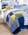 Who lives in a pineapple under the sea? Spongebob Squarepants adds a playful look to your space in this fun quilt set from Jay Franco. Features the one and only Spongebob all in bright colors your kids will love.