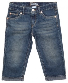 Make sure she tackles that sunny day schedule in classic comfort with these can't miss Levi's skimmer jeans. Make sure she tackles that sunny day schedule in classic comfort with these can't miss Levi's skimmer jeans.