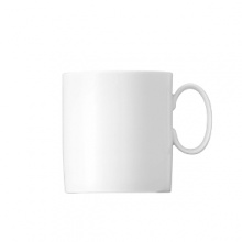 Equally appropriate for every day occasions and festive gatherings, Medaillon features clean, simple lines that are modern yet timeless. Equally appropriate for every day occasions and festive gatherings, Medaillon features clean, simple lines that are modern yet timeless.