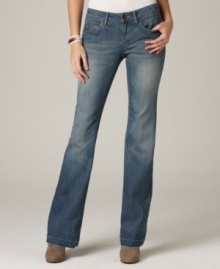 Rugged details like raw-edged hems and a faded wash give these DKNY Jeans a look that borrows from the boys. Balance them with a breezy blouse!