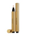 Instant highlighter. A must - have take-anywhere pen-brush for adding a touch of light or banishing shadows and signs of fatigue from the eye area, the hollow of the chin, the contour of the lips and the sides of the nose.All skin types.