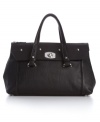Subtle details accentuate the effortless sophistication of the St. Germain: soft calf's leather, a textured top panel and shining silver hardware throughout.