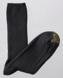 A thick, luxurious casual sock in combed cotton. Ribbed texture all over. Style 633E. A thick, luxurious casual sock in combed cotton. Ribbed texture all over. Style 633E.