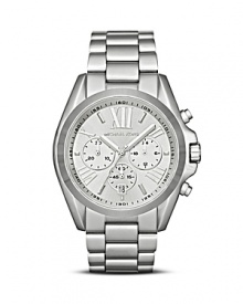 Designed with maximum versatility and polished, classic style in mind this stainless steel timepiece from MICHAEL Michael Kors adds a timeless touch of silver.