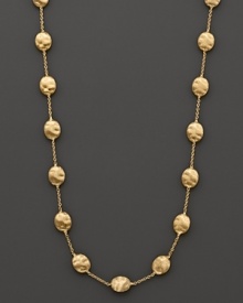 From the Siviglia collection, a necklace with large-sized beans, designed by Marco Bicego. From the Siviglia collection, a necklace with large-sized beans, designed by Marco Bicego.