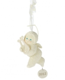 This Snowbaby plays sweet music with a delicate harp in this timeless ornament from Department 56. Crafted of pure porcelain bisque and includes the year of issue: 2012.