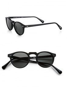 Vintage acetate style inspired by the signature optical frame worn by Gregory Peck as Atticus Finch in the film To Kill A Mockingbird. Available in matte black frames with midnight express polar lenses.Acetate100% UV ProtectionImported Vintage acetate style inspired by the signature optical frame worn by Gregory Peck as Atticus Finch in the film To Kill A Mockingbird. Available in matte black frames with midnight express polar lenses.Acetate100% UV ProtectionImported
