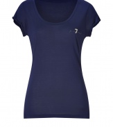Easy and chic with an embroidered logo at the chest, Seven for all Mankinds deep blue scoop neck tee is an effortless cool choice - Scoop neckline, cap sleeves, curved hemline, longer back - Form-fitting - Wear with lounge pants, a hoodie and sneakers