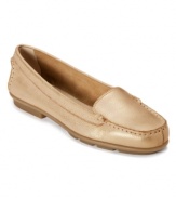 The Aerosoles Nu Day flats are perfect any time you want a polished, moc-inspired style with top-stitching, metallic shine and a tailored profile.