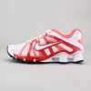 Featuring lightweight Flywire technology and responsive cushioning that excels on hard surfaces, the Nike Shox Roadster+ Women's Running Shoe provides streamlined support and great impact protection.