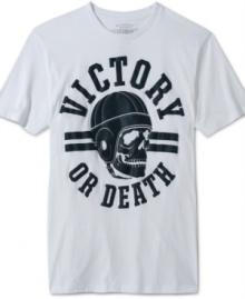 Score major style points in this cool Ecko Unltd football tee. Score major style points in this cool Ecko Unltd football tee.