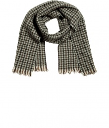 Wrap yourself up in style with this classic houndstooth print scarf from Ermanno Scervino - All-over print, frayed edges - Style with a cashmere pullover, chinos, and a modernized parka Wrap yourself up in style with this classic houndstooth print scarf from Ermanno Scervino - All-over print, frayed edges - Style with a cashmere pullover, chinos, and a modernized parka
