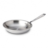 Handcrafted of American-made steel in Pennsylvania-as it has been for four decades-this fry pan is well suited for fast cooking with oils over high heats. A kitchen workhorse, it is ideal for everything from scrambling eggs and bacon to preparing a quick chicken sauté dinner.