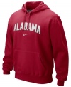 Keep warm as you root for the Alabama Crimson Tide in this hoodie by Nike.