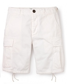 Conjuring up images of white sands and boardwalk strolls, the Hamptons cargo short says everything about your sunny attitude. Conjuring up images of white sands and boardwalk strolls, the Hamptons cargo short says everything about your sunny attitude.