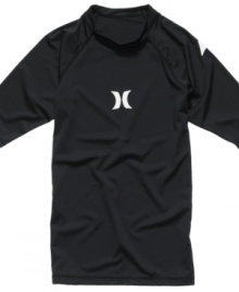 Get ready to take the sea by storm. This rashguard from Hurley is all the gear you need. Get ready to take the sea by storm. This rashguard from Hurley is all the gear you need.