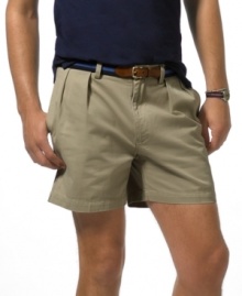 Essential classic-fitting pleated shorts in durable cotton twill. Essential classic-fitting pleated shorts in durable cotton twill.