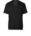 Stylish t-shirt in fine, pure black cotton - An indispensable basic from cult LA label James Perse - Soft yet durable material feels great against the skin - Classic v-neck and short sleeves - Modern cut is lean and slightly longer - A casually cool staple in any wardrobe ideal for everyday - Wear solo or layer beneath a blazer or pullover and pair with jeans, chinos or shorts